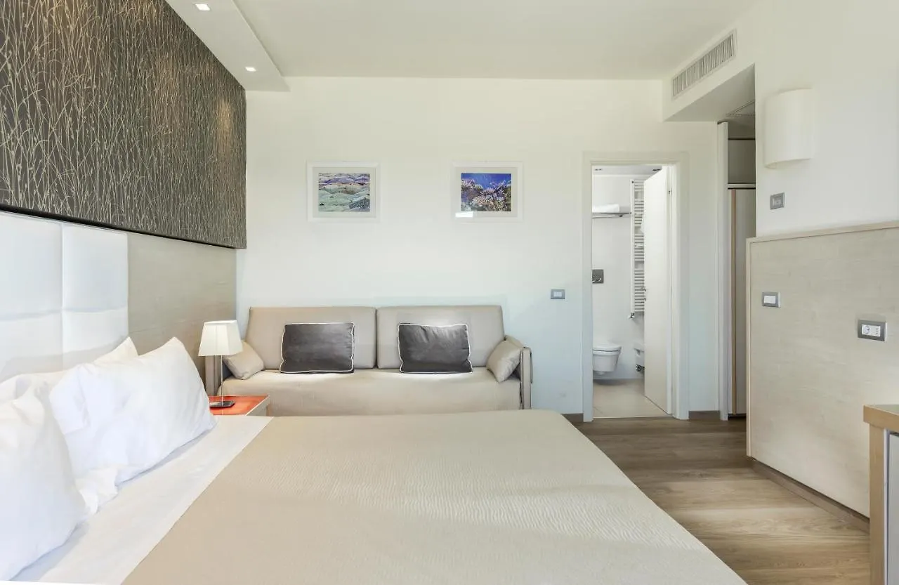 Hotel Kursaal - Fronte Mare Con Piscina Riccione