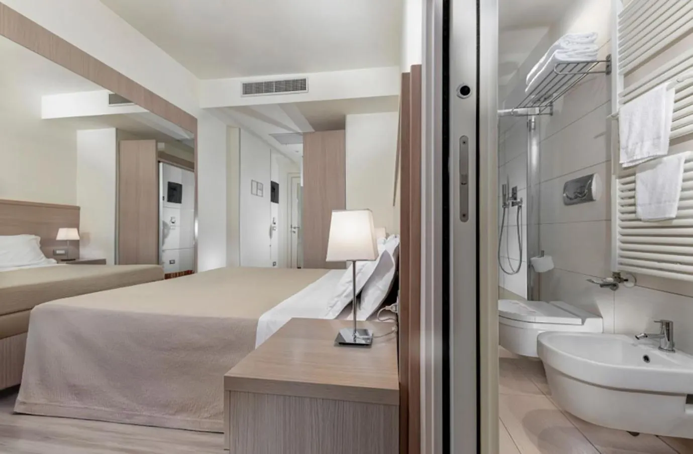 Hotel Kursaal - Fronte Mare Con Piscina Riccione