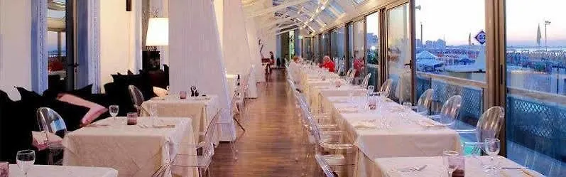 Hotel Kursaal - Fronte Mare Con Piscina Riccione