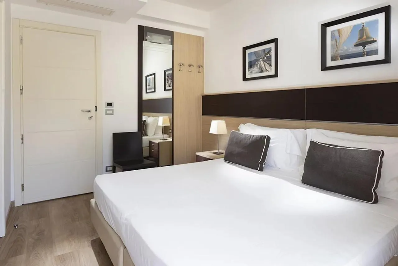 ריצ'יונה Hotel Kursaal - Fronte Mare Con Piscina