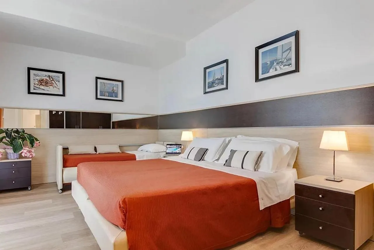 ***  Hotel Kursaal - Fronte Mare Con Piscina Риччоне Италия