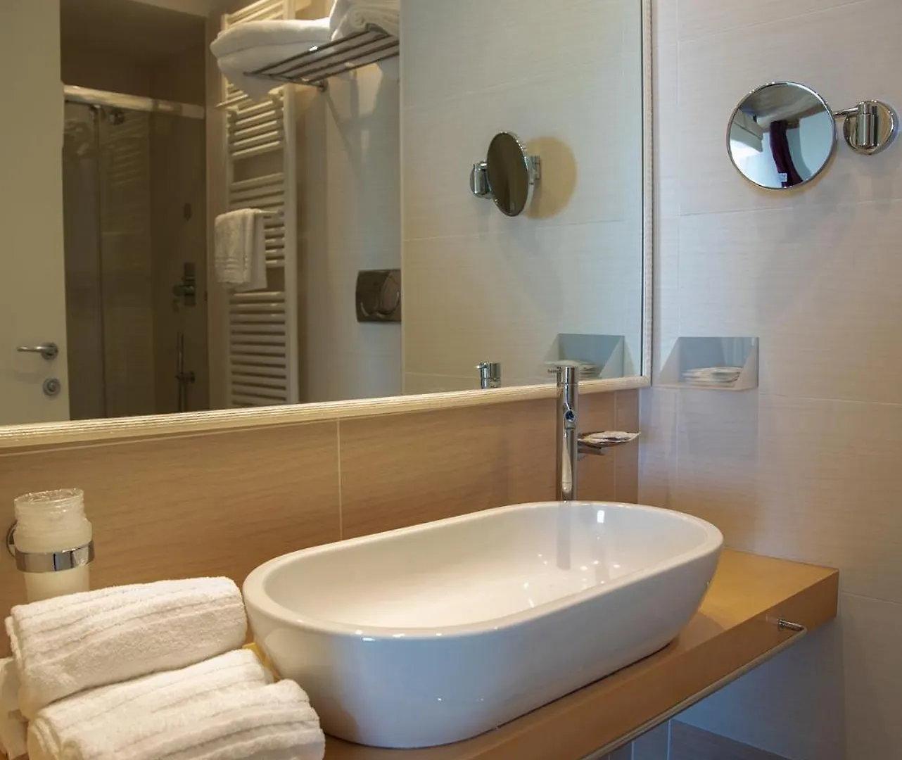 Hotel Kursaal - Fronte Mare Con Piscina Риччоне Италия