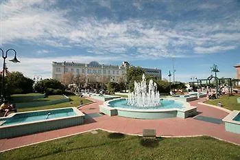 Hotel Kursaal - Fronte Mare Con Piscina Риччоне