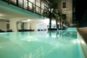 Hotel Kursaal - Fronte Mare Con Piscina Риччоне
