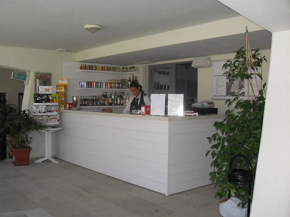 Hotel Kursaal - Fronte Mare Con Piscina Риччоне