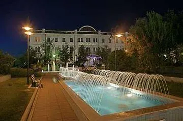 Hotel Kursaal - Fronte Mare Con Piscina Риччоне